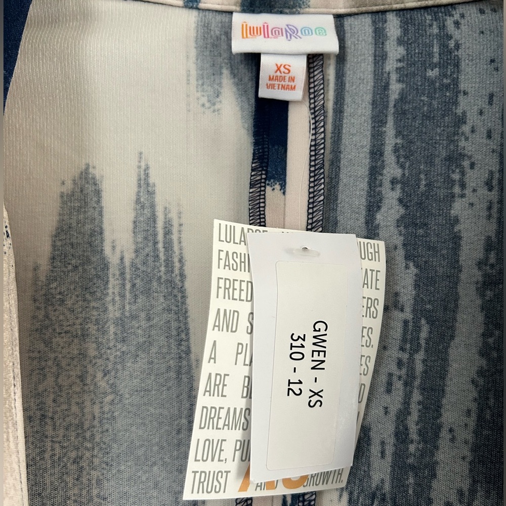 Lularoe Gwen blazer - Picture 3 of 4